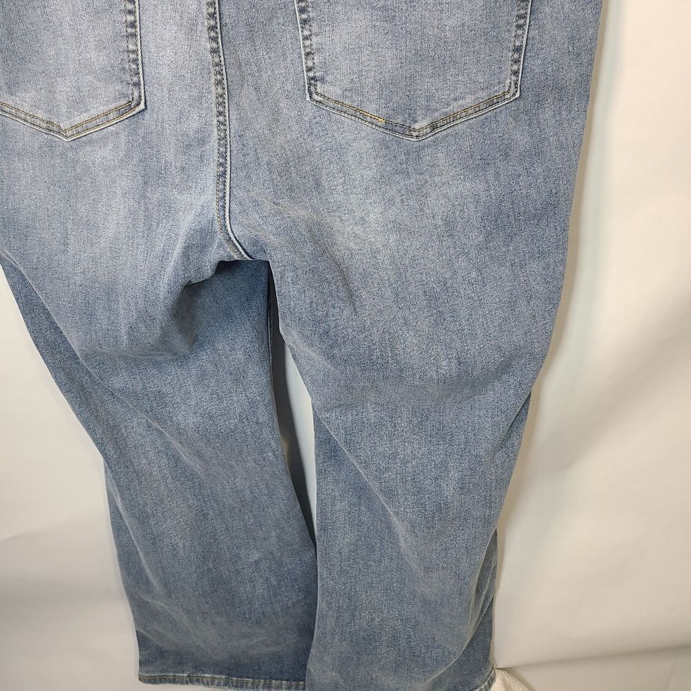 Lane Bryant Jeans Womens Sz 26P Stretch Lt‎ Wash Blue Boot Distressed Chic Denim - Picture 7 of 13